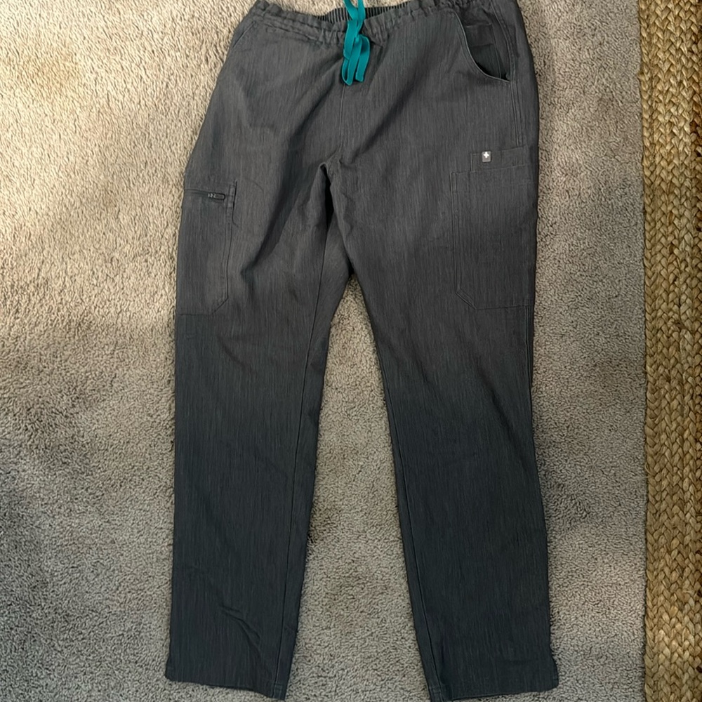 Women’s Figs scrub pants